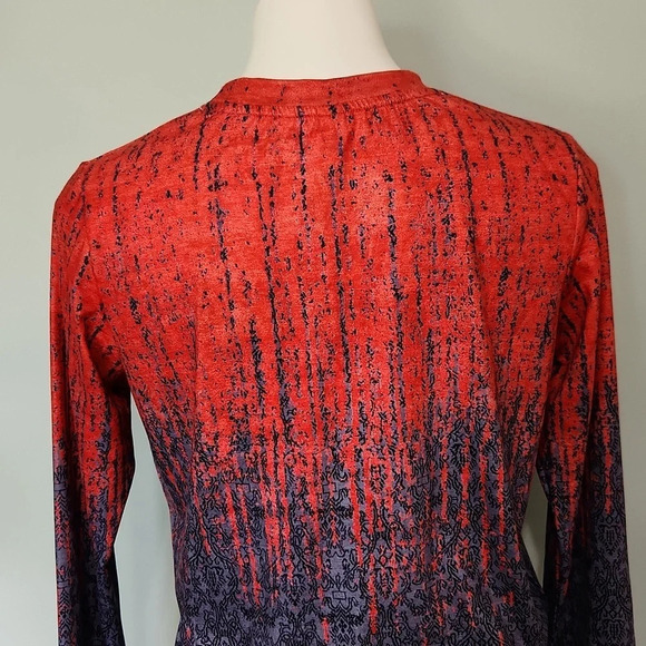 Exclusive red and purple demask pattern top - Picture 12 of 14